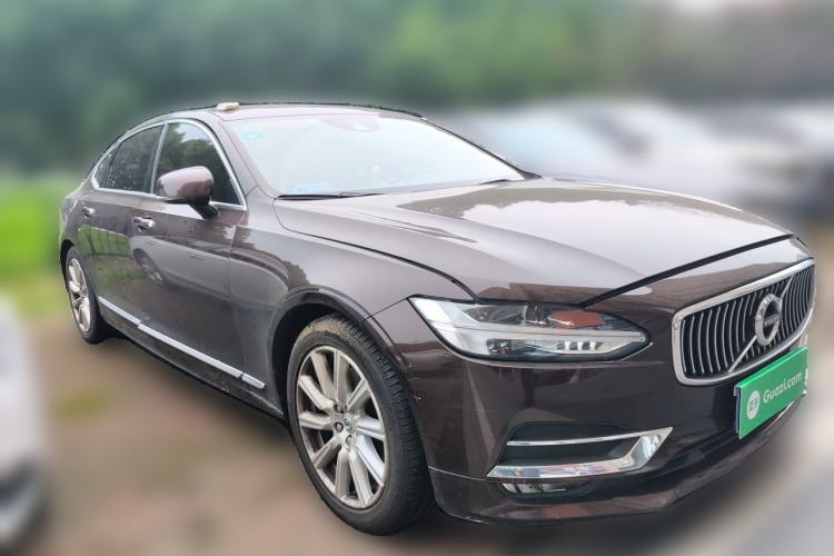 Used Volvo S90 2020 T5 Zhiyi Luxury Edition Front Right 45 Deg