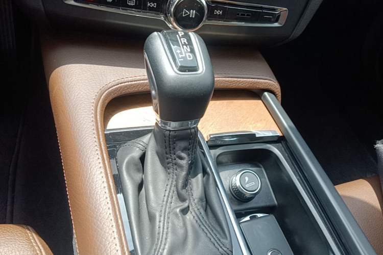 Used Volvo S90 2020 T5 Zhiyi Luxury Edition Gear Lever