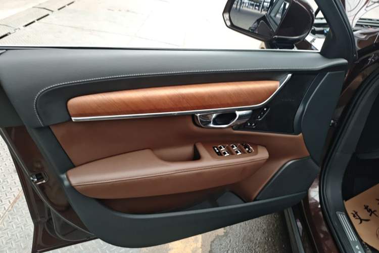 Used Volvo S90 2020 Facelift T5 Smart & Luxurious Edition Left Front Door Interior