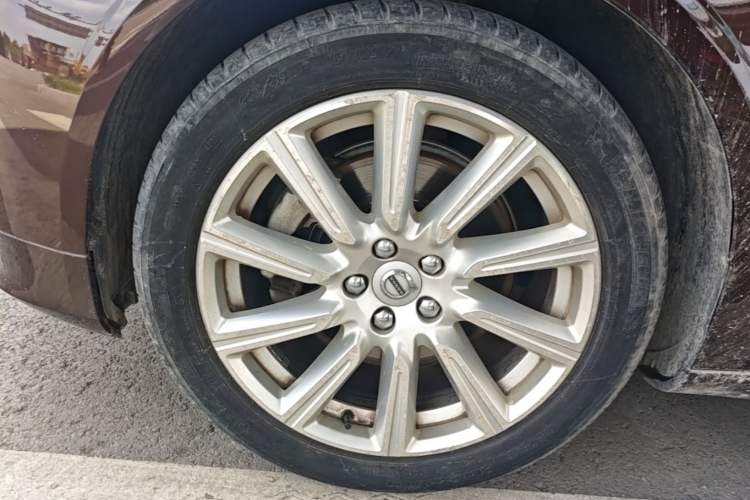 Used Volvo S90 2020 Facelift T5 Smart & Luxurious Edition Left Front Wheel Hub