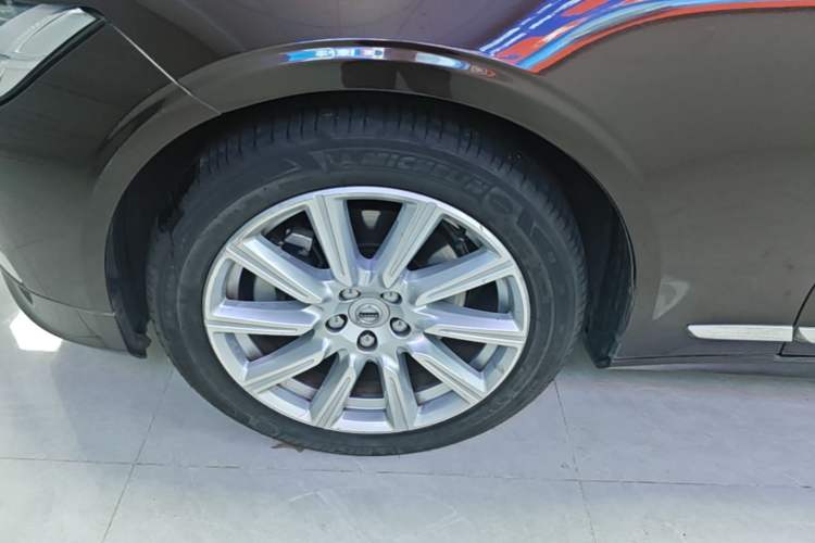 Used Volvo S90 2020 T5 Zhiyi Luxury Edition Left Front Wheel Hub