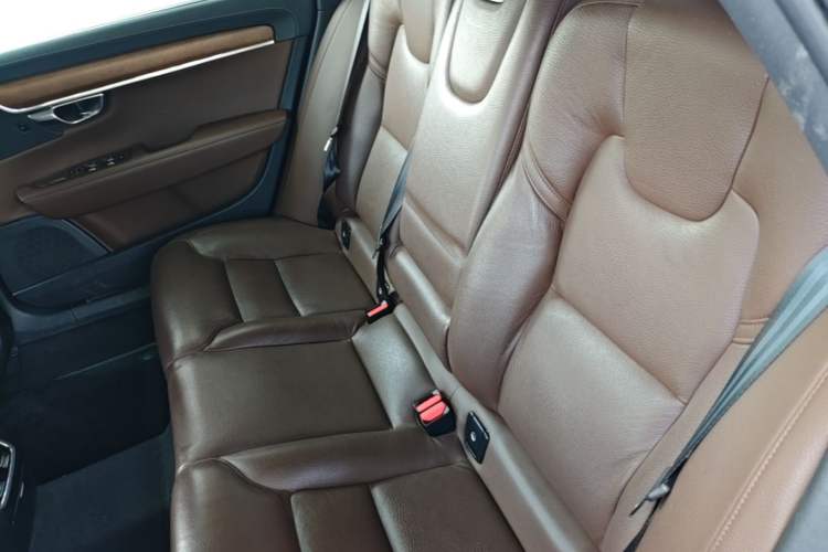 Used Volvo S90 2020 Facelift T5 Smart & Luxurious Edition Left Rear Seat
