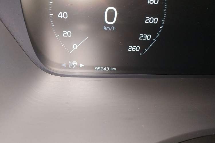 Used Volvo S90 2020 T5 Zhiyi Luxury Edition Odometer Close Up