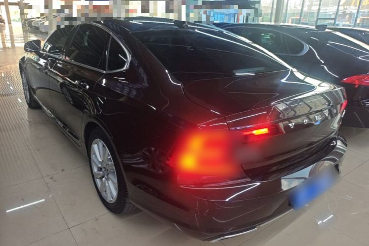 Used Volvo S90 2020 Facelifted T5 Zhiyi Luxury Edition Rear Left 45 Deg