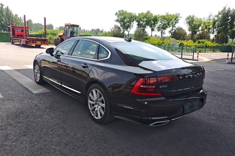 Used Volvo S90 2020 Facelift T5 Smart & Luxurious Edition Rear Left 45 Deg