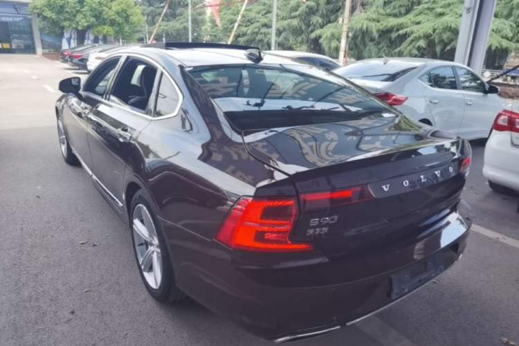 Used Volvo S90 2020 T5 Zhiyi Luxury Edition Rear Left 45 Deg