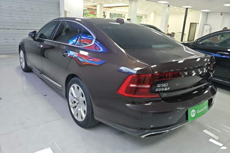 Used Volvo S90 2020 T5 Zhiyi Luxury Edition Rear Left 45 Deg