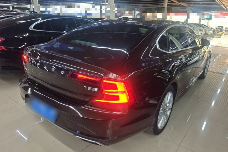 Used Volvo S90 2020 Facelifted T5 Zhiyi Luxury Edition Rear Right 45 Deg