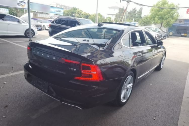 Used Volvo S90 2020 T5 Zhiyi Luxury Edition Rear Right 45 Deg