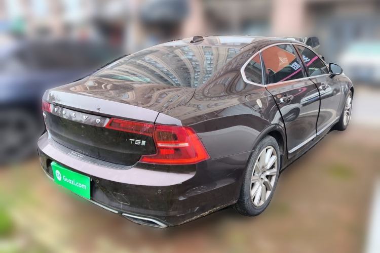 Used Volvo S90 2020 T5 Zhiyi Luxury Edition Rear Right 45 Deg