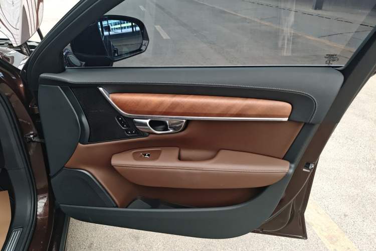 Used Volvo S90 2020 Facelift T5 Smart & Luxurious Edition Right Front Door Interior