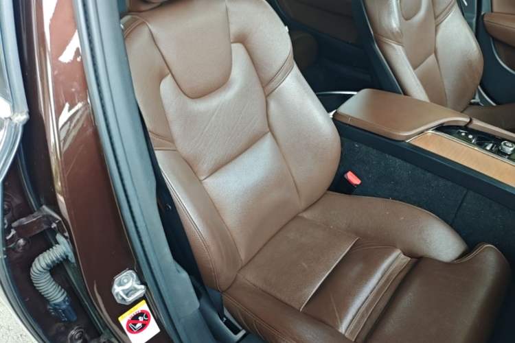 Used Volvo S90 2020 Facelift T5 Smart & Luxurious Edition Right Front Seat