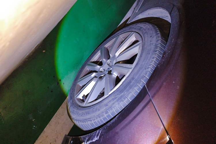 Used Volvo S90 2020 T5 Zhiyi Luxury Edition Right Front Wheel Hub