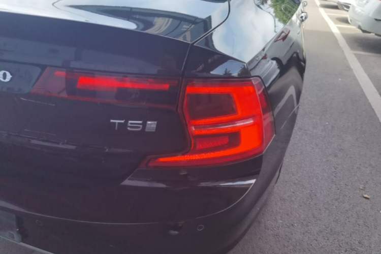 Used Volvo S90 2020 T5 Zhiyi Luxury Edition Right Rear Taillight