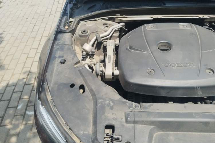 Used Volvo S90 2020 T5 Zhiyi Luxury Edition Engine Bay Right