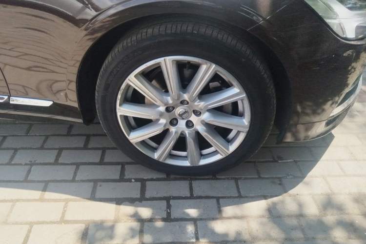 Used Volvo S90 2020 T5 Zhiyi Luxury Edition Right Front Wheel Hub