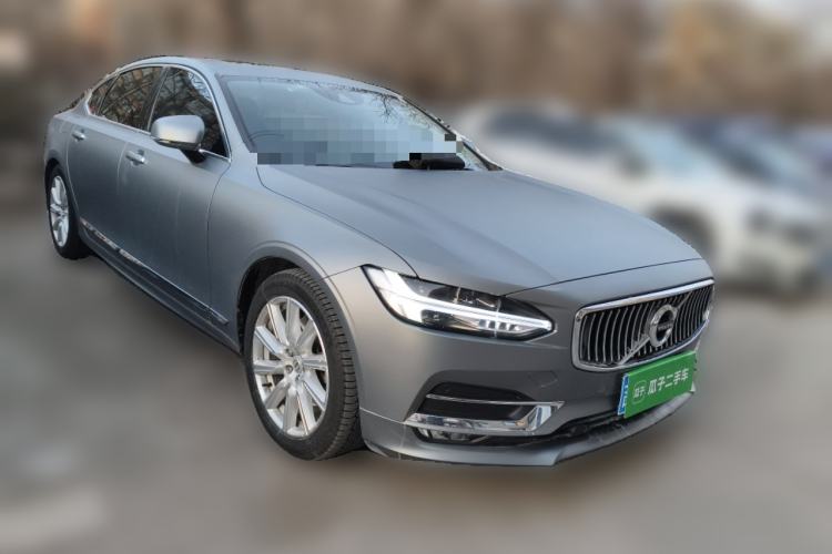 Used Volvo S90 2020 T5 Zhiyi Luxury Edition Front Right 45 Deg