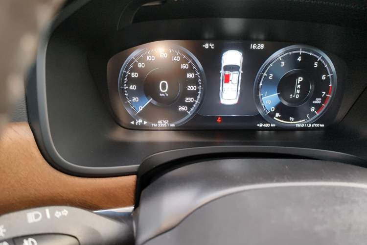 Used Volvo S90 2020 T5 Zhiyi Luxury Edition Odometer Close Up