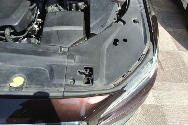Used Volvo S90 2020 T5 Zhiyi Luxury Edition Engine Bay Left