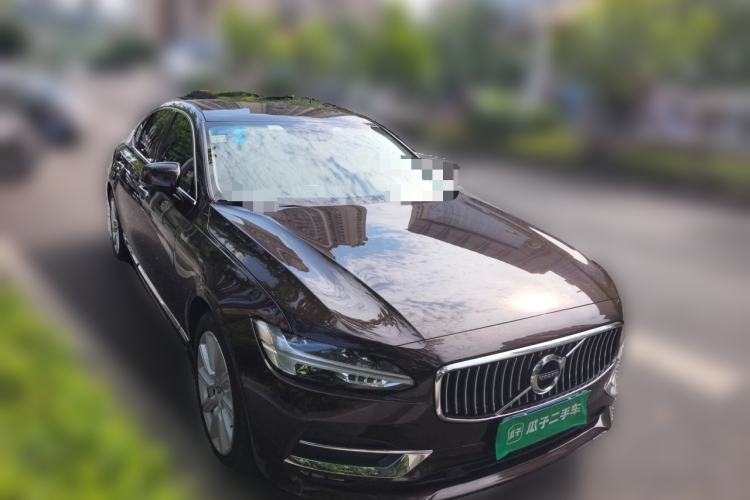 Used Volvo S90 2020 T5 Zhiyi Luxury Edition Front Right 45 Deg