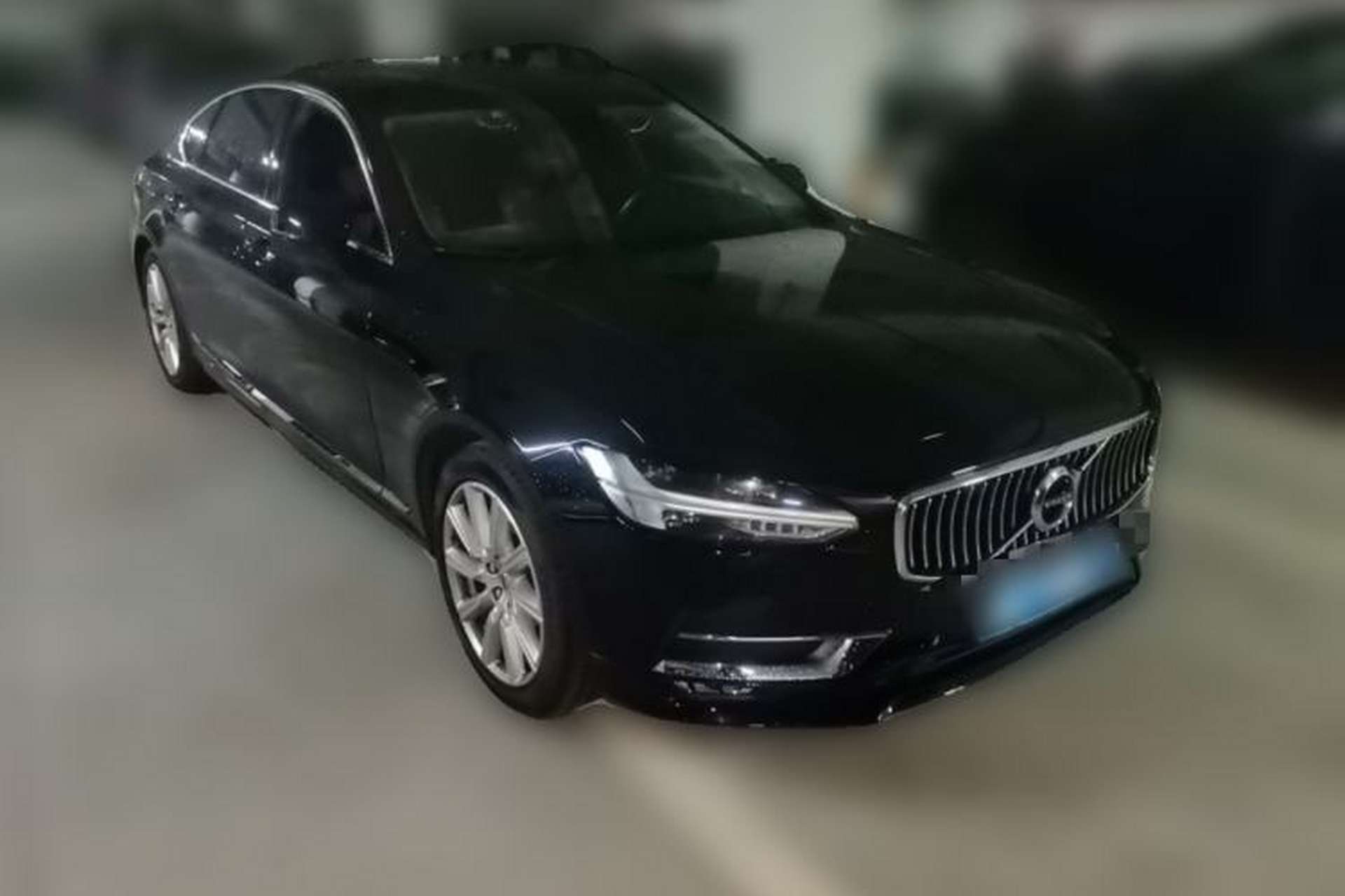 Used Volvo S90 2020 T5 Zhiyi Luxury Edition Front Right 45 Deg