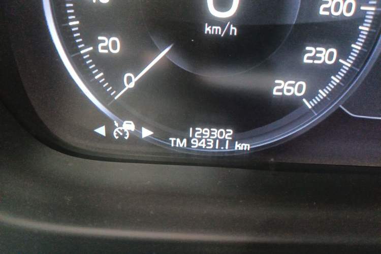 Used Volvo S90 2020 T5 Zhiyi Luxury Edition Odometer Close Up
