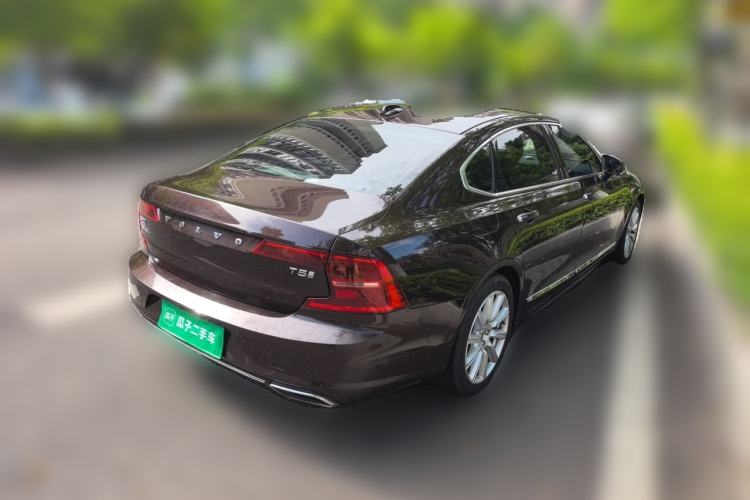 Used Volvo S90 2020 T5 Zhiyi Luxury Edition Rear Right 45 Deg