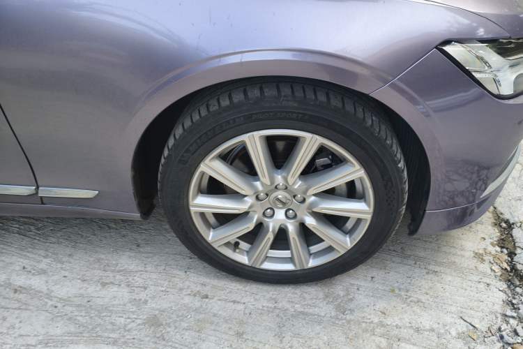 Used Volvo S90 2020 T5 Zhiyi Luxury Edition Right Front Wheel Hub