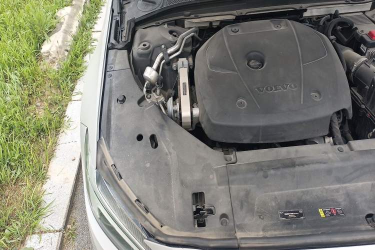 Used Volvo S90 2020 T5 Zhiyi Luxury Edition Engine Bay Right