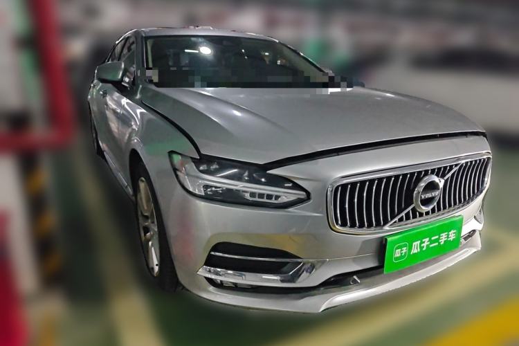 Used Volvo S90 2020 T5 Zhiyi Luxury Edition Front Right 45 Deg