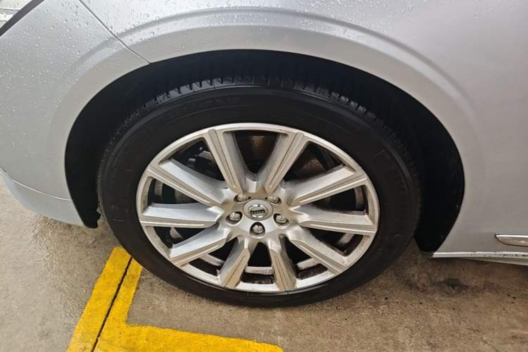Used Volvo S90 2020 T5 Zhiyi Luxury Edition Left Front Wheel Hub