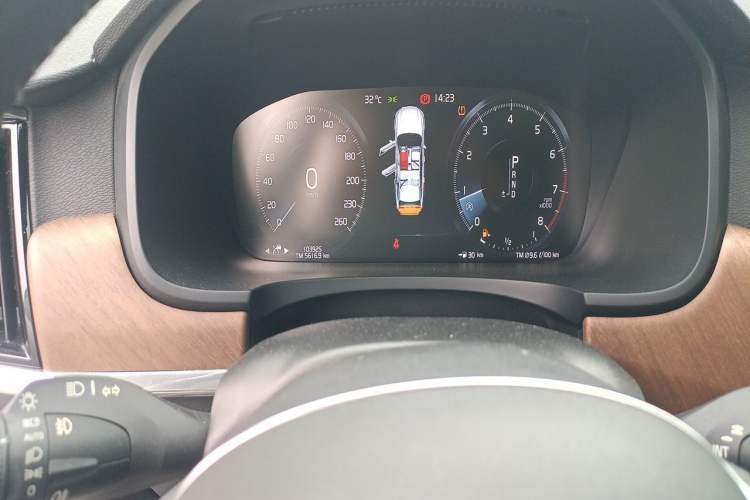 Used Volvo S90 2020 T5 Zhiyi Luxury Edition Odometer Close Up