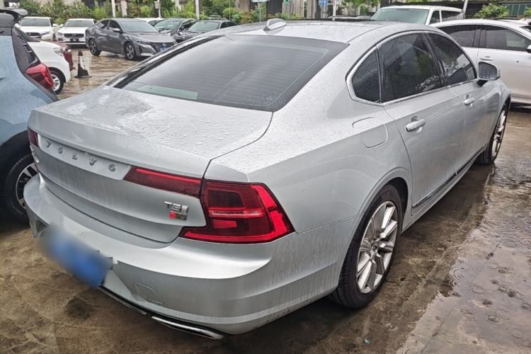 Used Volvo S90 2020 T5 Zhiyi Luxury Edition Rear Right 45 Deg