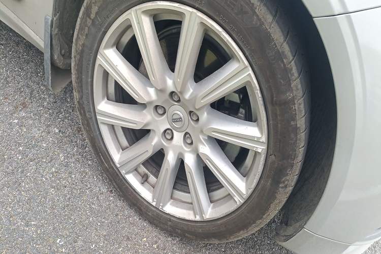 Used Volvo S90 2020 T5 Zhiyi Luxury Edition Right Front Wheel Hub