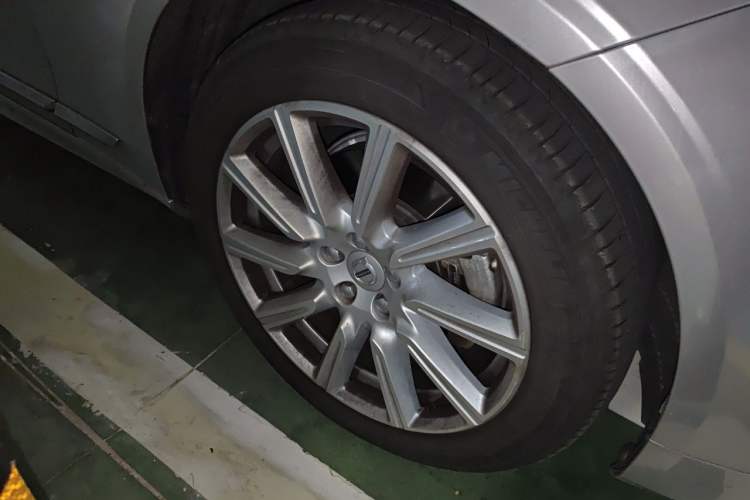 Used Volvo S90 2020 T5 Zhiyi Luxury Edition Right Front Wheel Hub