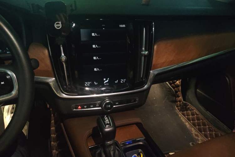 Used Volvo S90 2020 T5 Zhiyi Luxury Edition Audio And AC Panel