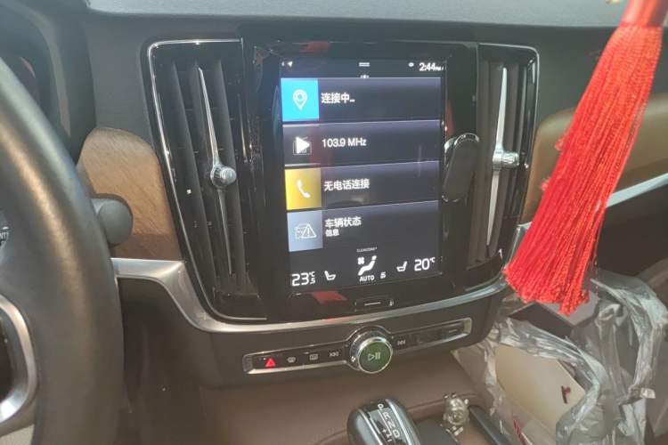 Used Volvo S90 2020 T5 Zhiyi Luxury Edition Audio And AC Panel