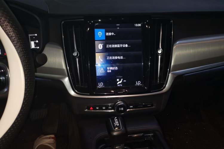 Used Volvo S90 2020 T4 SmartDrive Luxury Edition Audio And AC Panel