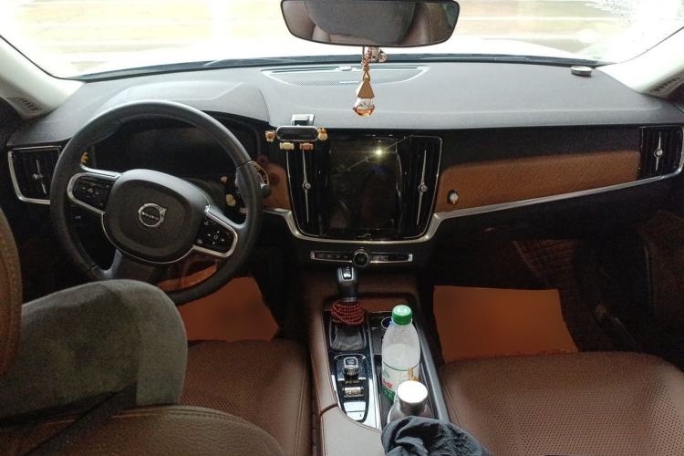 Used Volvo S90 2020 T5 Zhiyi Luxury Edition Center Console