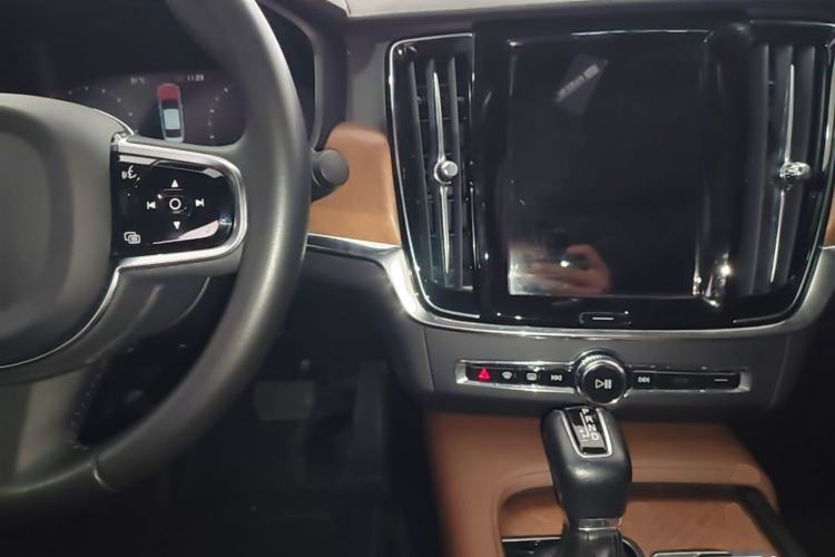 Used Volvo S90 2020 T5 Zhiyi Luxury Edition Center Console