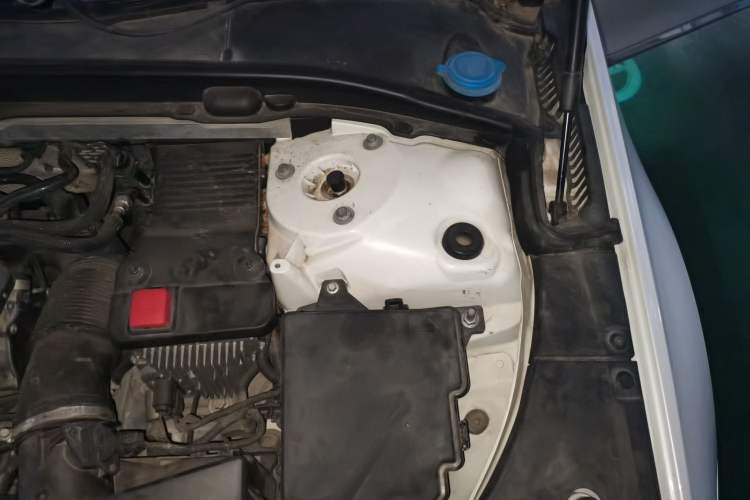 Used Volvo S90 2020 T4 SmartDrive Luxury Edition Engine Bay Left