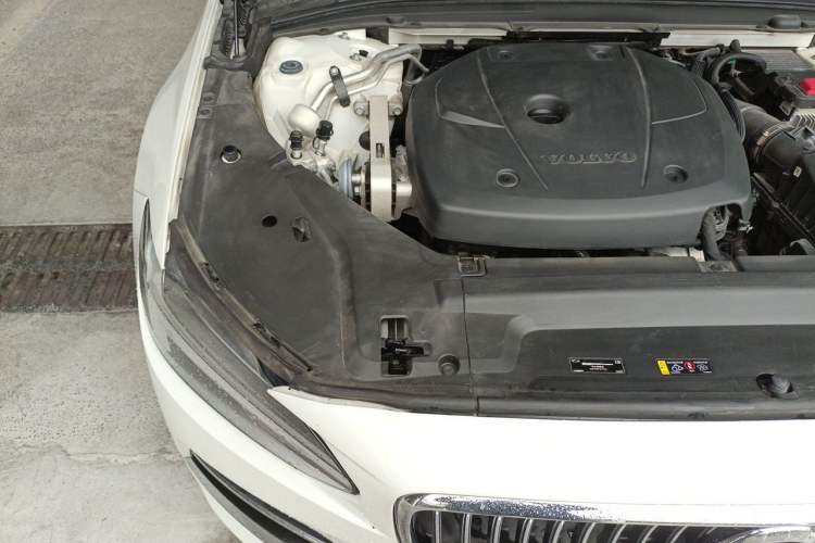 Used Volvo S90 2020 T5 Zhiyi Luxury Edition Engine Bay Right