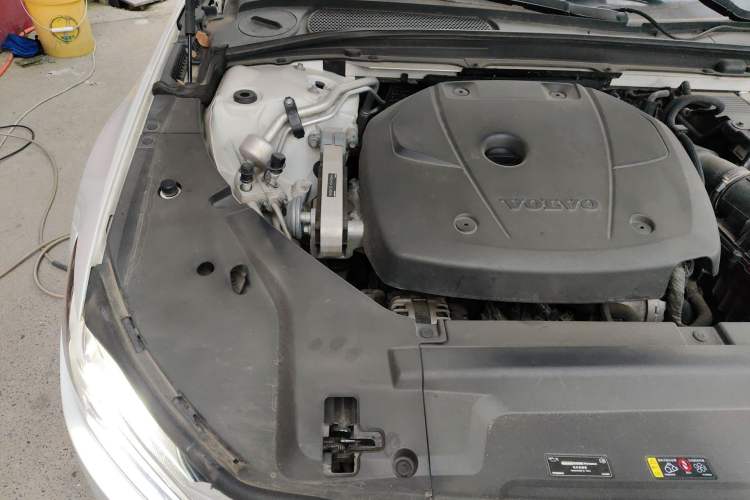 Used Volvo S90 2020 T5 Zhiyi Luxury Edition Engine Bay Right