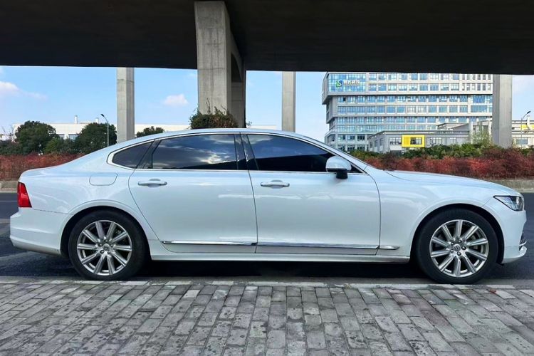 Used Volvo S90 2020 Facelifted T5 Zhiyi Luxury Edition Exterior 4