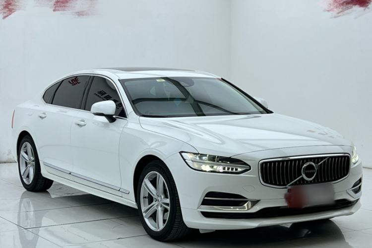 Used Volvo S90 2020 T4 SmartDrive Luxury Edition Exterior 5