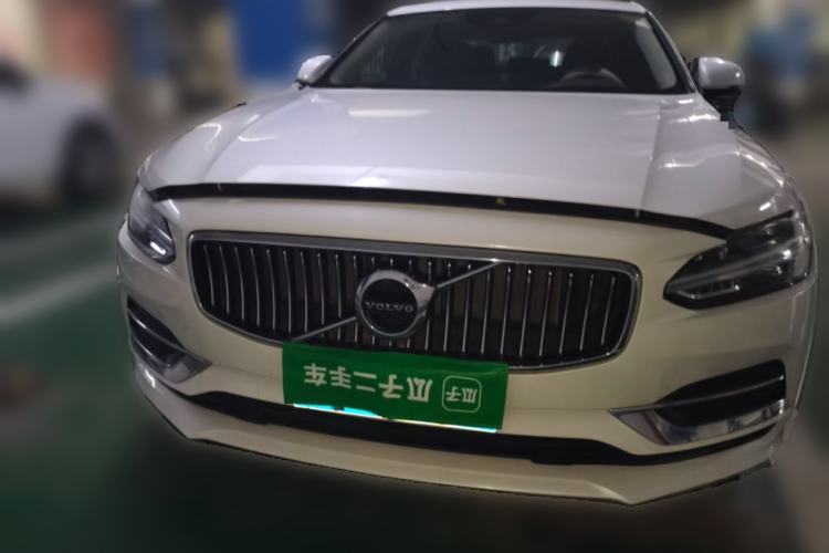 Used Volvo S90 2020 T4 SmartDrive Luxury Edition Front