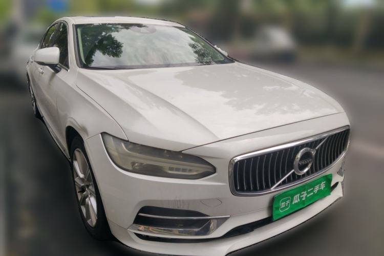 Used Volvo S90 2020 Facelifted T5 Zhiyi Luxury Edition Front Right 45 Deg