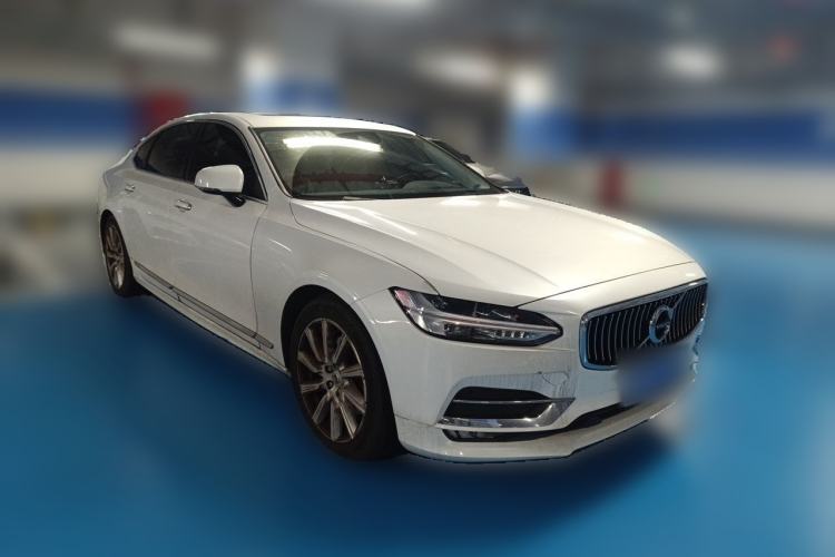 Used Volvo S90 2020 Facelifted T5 Zhiyi Luxury Edition Front Right 45 Deg