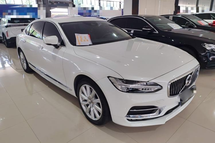 Used Volvo S90 2020 T5 Zhiyi Luxury Edition Front Right 45 Deg