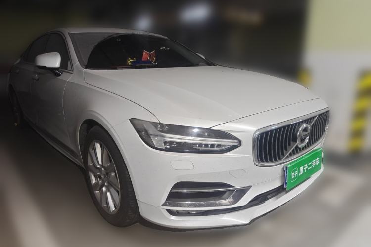 Used Volvo S90 2020 T5 Zhiyuan Luxury Edition Front Right 45 Deg